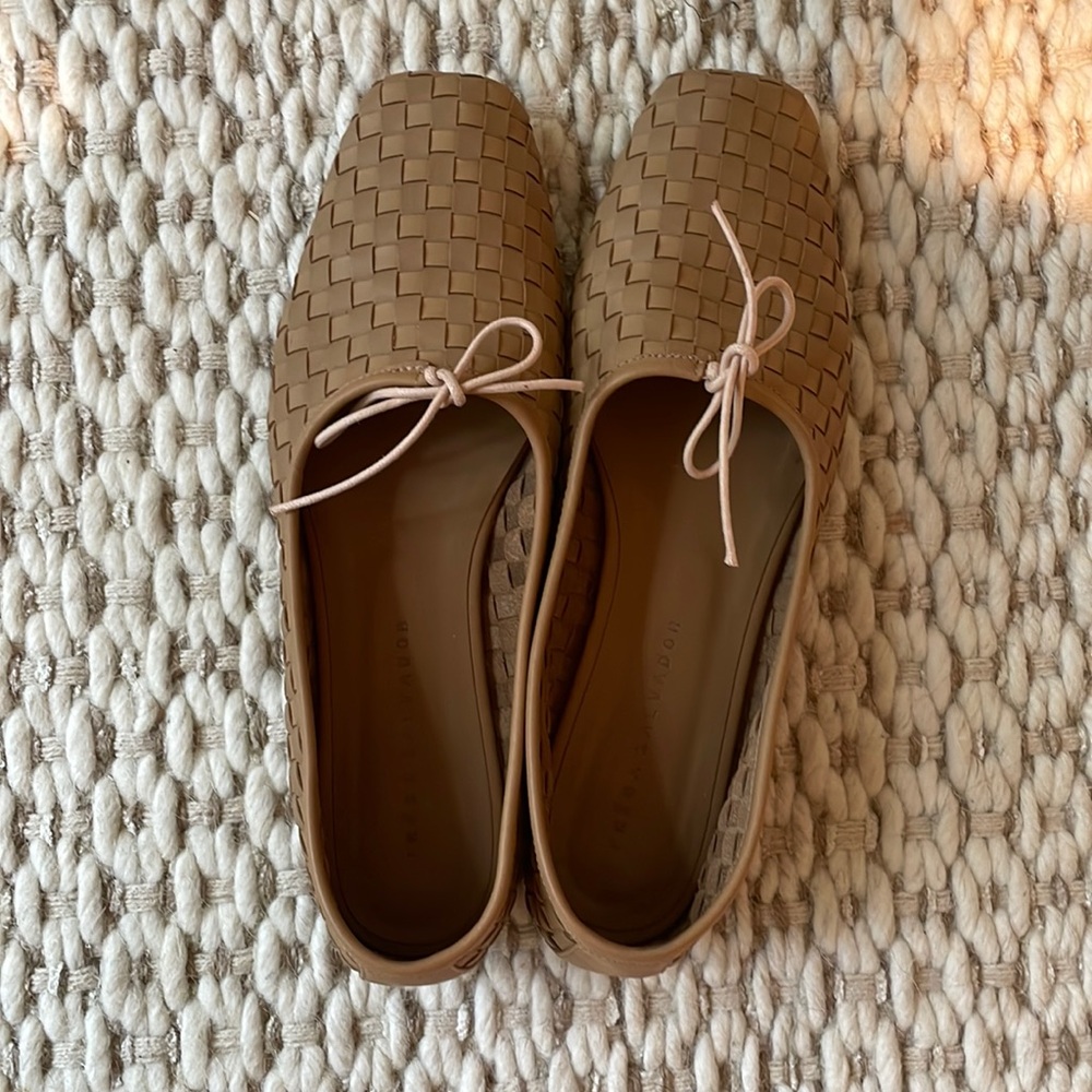 Freda Salvador Jeda square toe flat tan